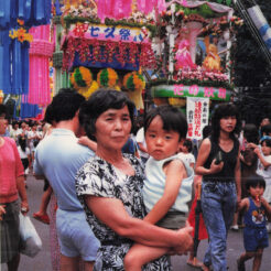 1988-07-07 平塚の七夕祭をおばあちゃんと<br>平塚の七夕祭