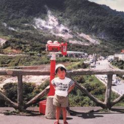 1988-07-31 大涌谷に立つCOTA<br>箱根の大涌谷に立っているCOTA