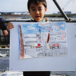 1991-11-23 多摩川トンネルの建設現場で絵を描くCOTA<br>1994年に開通した多摩川トンネル（高速部）のお絵かきコンテストで絵を描くCOTA