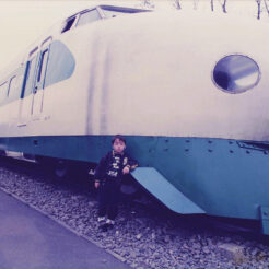 1992-04-01 青梅鉄道公園の緑に塗られた0系新幹線とCOTA<br>JR東日本発足を記念して緑色に塗られてしまっていた0系新幹線とCOTA。のちに東海道新幹線の青色に戻された