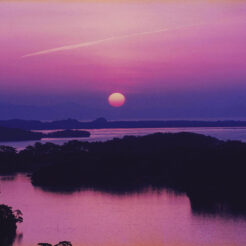 1995-03-29 松島の朝焼け<br>ホテル松島大観荘の客室からの眺め