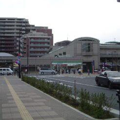 2006-03-30 15-47-12 花小金井駅北口<br>西武鉄道 花小金井駅 北口ロータリー