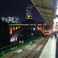 2006-10-30 17-22-15御茶ノ水駅ホームからの聖橋<br>御茶ノ水駅