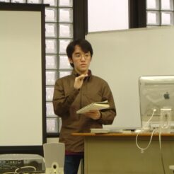 2006-12-09 12-33-40 COTAによるプレゼン<br>制作した映像の講評とプレゼン