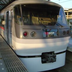 2007-02-12 16-19-57本川越駅の特急小江戸号<br>川越周辺の散歩