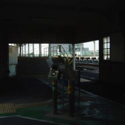 2007-03-14 15-17-55新芝浦駅舎内部<br>鶴見線沿線を巡る旅