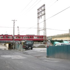 2007-04-21 17-47-12鈴木町付近のガーター橋<br>京急大師線 鈴木町駅付近の散策