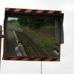 2007-06-30 10-14-28中根駅の確認ミラー<br>勝田まで特急ひたちで、茨城交通沿線と水戸周辺を巡る