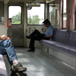 2007-06-30 14-32-29茨城交通停車中にお昼寝する運転士<br>勝田まで特急ひたちで、茨城交通沿線と水戸周辺を巡る