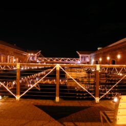 2007-09-23 18-25-13夜の金森赤レンガ倉庫・函館<br>東北新幹線と東北本線で函館へ