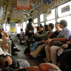 2007-09-24 10-07-18函館市電の車内風景<br>東北新幹線と東北本線で函館へ