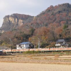 2007-12-08 13-26-11岩舟山と両毛線<br>小山から両毛線の旅