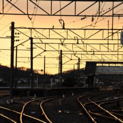 2008-02-10 16-33-06夕焼けの岩舟駅<br>岩舟山に登った