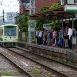 2008-05-24-13-42-26庚申塚電停<br>旧古庭園への散歩