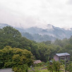 2009-09-12-14-44-11八ッ場ダムに沈む川原湯温泉の街<br>八ッ場ダムに埋まる川原湯温泉や長野原草津口、万座・鹿沢口など吾妻線を辿る