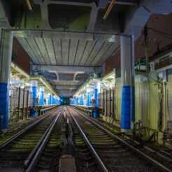 2010-05-15-21-41-58 上り線高架化前夜の雑色駅<br>京急蒲田駅付近連続立体交差事業で一晩で上り線を高架化した工事の記録