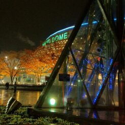 2011-12-03 21-36-51東京ドーム<br>秋葉原からイベントのため東京ドームへ