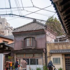 2012-01-15-14-36-52品川宿の風景<br>東品川から泉岳寺を巡り、品川神社や品川宿の裏路地を眺めながら東品川・天王洲を歩く