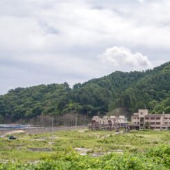 2012-08-13-10-28-12釜石市 唐丹小学校周辺<br>仙台から松島を経て南三陸に泊まり、志津川や釜石・宮古・小本までの震災の傷跡をみる旅