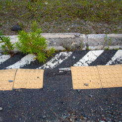 2012-08-13-12-02-49被災したJR東日本 山田線鵜住居駅<br>仙台から松島を経て南三陸に泊まり、志津川や釜石・宮古・小本までの震災の傷跡をみる旅