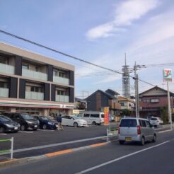 2012-11-24 12-34-03花の家近くに開業したコンビニにおじいちゃん喜ぶ<br>花の家の近くにコンビニがオープン