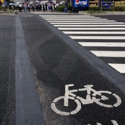 2013-10-24 12-13-59横断歩道の塗り替え1<br>横断歩道の塗り替え