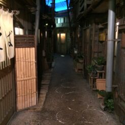 2014-01-01 18-26-38新横浜ラーメン博物館の裏路地<br>レトロな街並み