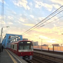 2014-10-26 16;40;34 2六郷土手駅と夕陽<br>六郷土手駅