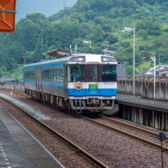 2015-07-05-11-51 内子駅 キハ185<br>サンライズ瀬戸と特急で新居浜・松山・内子と八幡浜から伊予灘ものがたり、倉敷をめぐる旅