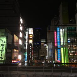 2015-11-10 20-07 秋葉原<br>秋葉原駅からの街並み