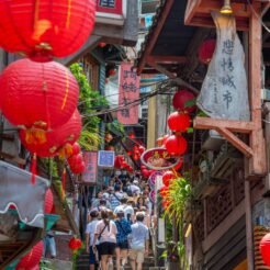 2016-08-14-12;08 台湾 新北市瑞芳區 九份<br>十分老街から台鉄平渓線で瑞芳から九份で家庭料理、龍山寺・中正紀念堂と夜は皇廷料理を食べて士林夜市・五分埔へ