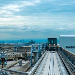 2016-09-21 08;50 神戸空港駅 ポートライナー出発まち<br>ホテルケーニヒスクローネ くまポチ邸に泊まり神戸の街と有馬温泉経由で六甲山、芦屋川や西宮北口、甲子園を巡った