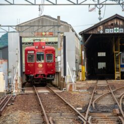 2017-06-11 14;46 伊太祈曽駅 車庫<br>京都洛東から京阪で難波、天王寺のマリオット都ホテルに泊まり梅田・天神橋筋、和歌山電鉄たま電車に乗る旅