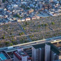 2017-06-09 18;31 天王寺 あべのハルカス 大阪市設南霊園<br>京都洛東から京阪で難波、天王寺のマリオット都ホテルに泊まり梅田・天神橋筋、和歌山電鉄たま電車に乗る旅