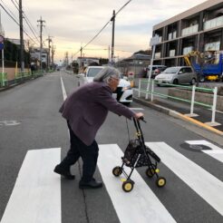 2020-01-19 16;04 花小金井 おばあちゃんと花の家近くのコンビニへ<br>花の家でおばあちゃんの人生初の宅配ピザ