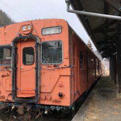 2020-02-23 16;27 日光市 足尾駅 キハ35<br>浦和から佐野から日光のいろは坂経由で明智平と中禅寺・中禅寺湖を経由して足尾銅山から佐野市経由で戻ってくる雪の中のドライブ