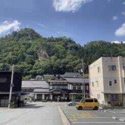 2022-06-25 14;05 山寺 山寺駅の駅前<br>仙台駅を拠点に山形県の山寺と宮城県の松島を回る旅