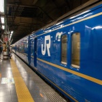 2008-12-30-18-50-39上野駅に停車中の寝台特急北斗星