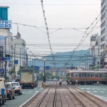 2015-07-06-09-02 松山 路面電車と市内電車が交わるダイヤモンドクロッシング