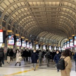 2021-01-08 17;06 品川駅 行き交う人々