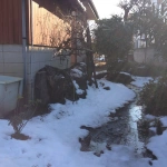 2012-01-25 14-02-47花の家 雪の日のうどん小屋の裏