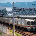 2015-07-26-10-04 清水駅にとまる東海道本線313系