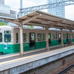 2014-07-19-08-45-55高松築港駅に停車中の琴電の元京急車