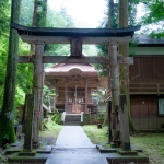 2008-06-21-14-03-22 川原湯温泉の神社