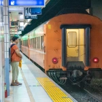 2016-08-15-16;18台湾 台北市 臺鐵松山車站 旧型客車