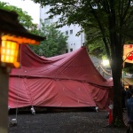 2019-05-04 18;29 新宿 花園神社 劇団唐組「ジャガーの眼」 夜の紅テント