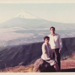 1980-11-01 箱根町 海ノ平 富士山の見える場所で おじいちゃんとおばあちゃん