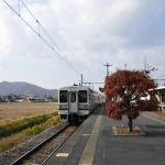 2007-12-08 11-51-35岩舟駅と駅前の畑