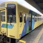 2021-12-24 14;01 田川後藤寺駅 平成筑豊鉄道400形（開業時カラー･なのはな号）