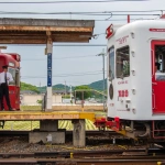 2017-06-11 15;15 伊太祈曽駅 行き違いする電車